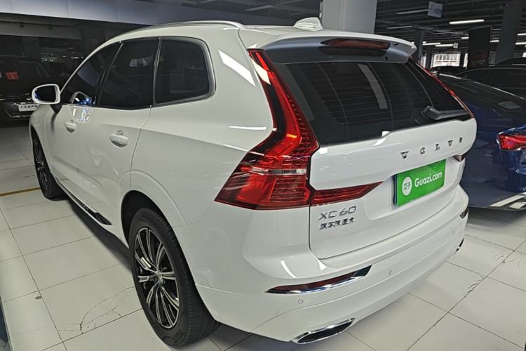Volvo XC60 2021 — 4