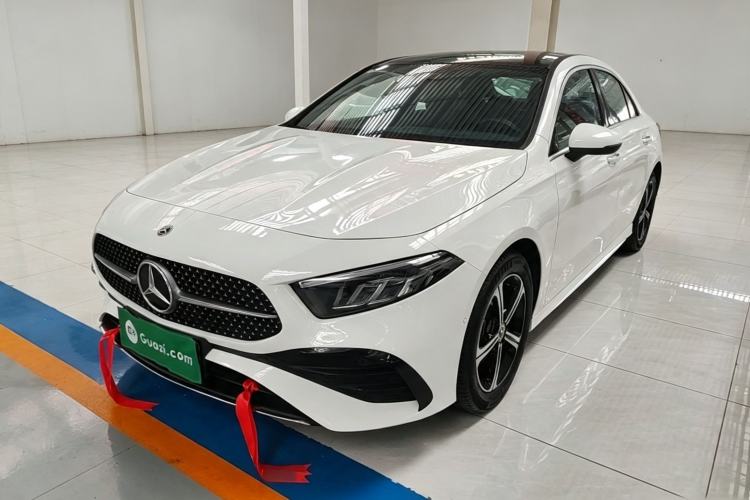 Mercedes-Benz A 200 L 2023 — фото 1