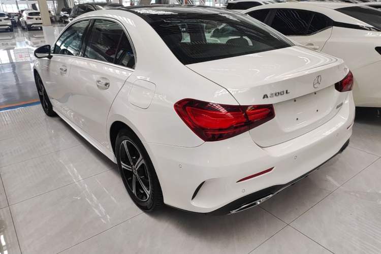 Mercedes-Benz A 200 L 2023 — фото 4