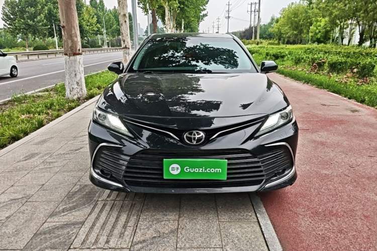 Toyota Camry 2021 — фото 2