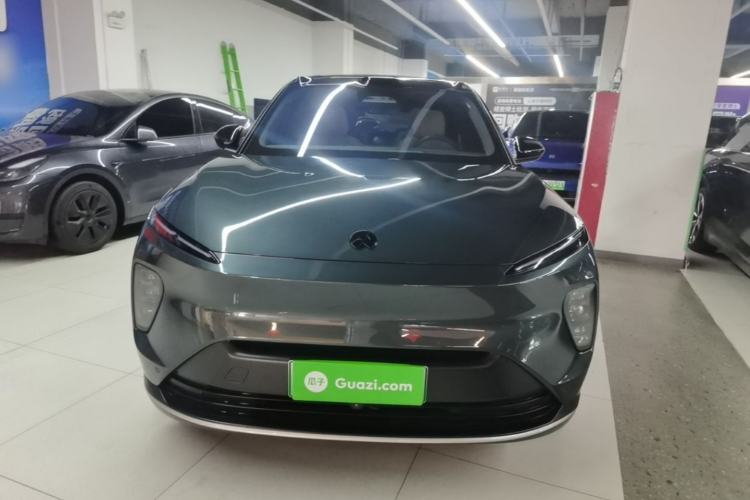 NIO ES8 2024 — 2