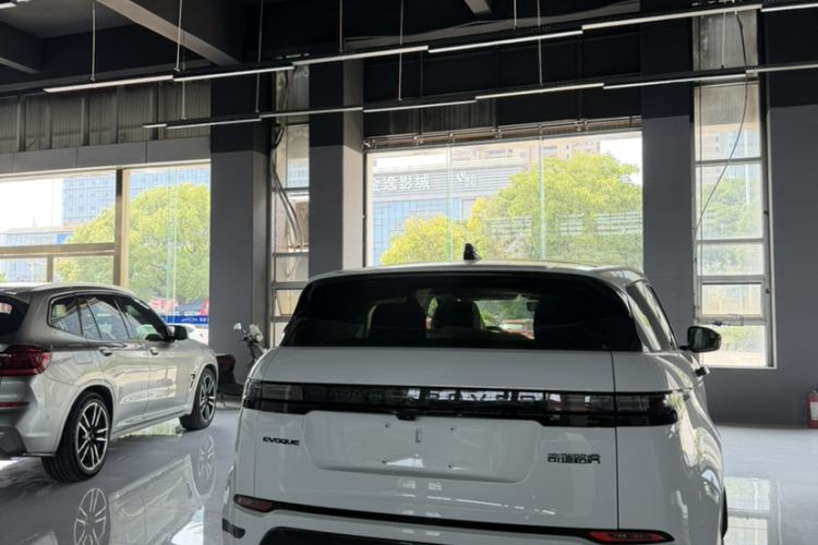 Land Rover Range Rover Evoque 2026 — фото 5