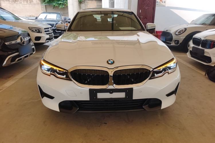 BMW 320i 2022 — 2