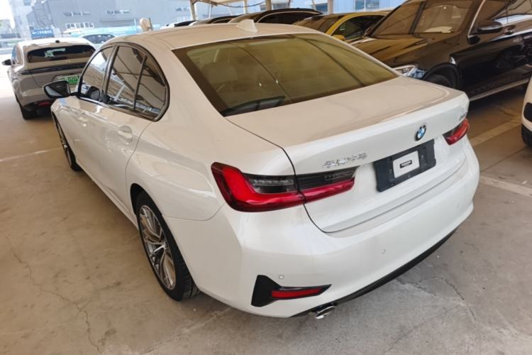 BMW 320i 2022 — 4