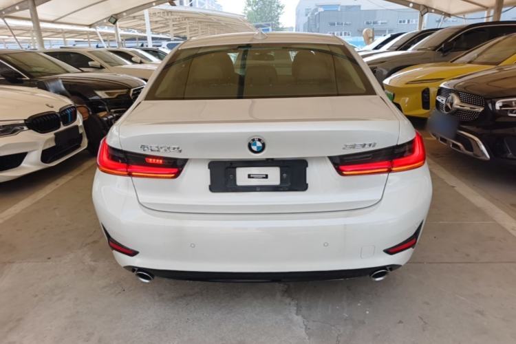 BMW 320i 2022 — 5