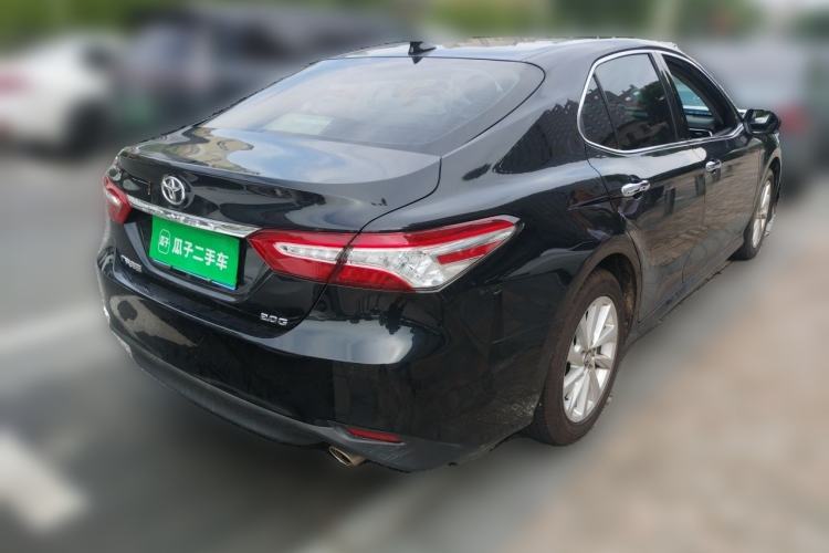 Toyota Camry 2021 — фото 4