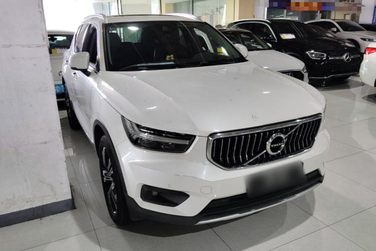 Volvo XC40 2021 — фото 3