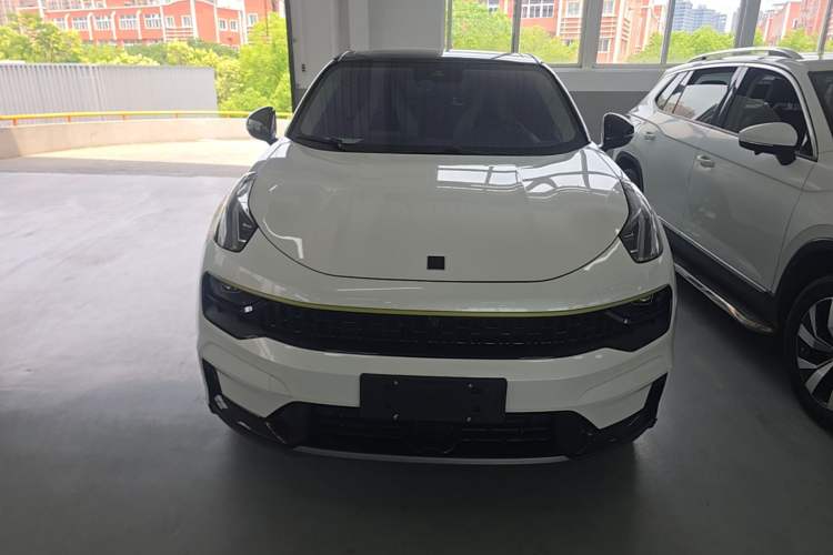 Lynk & Co 05 2022 — 2
