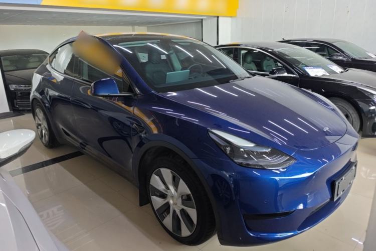 Tesla Model Y 2022 — 3