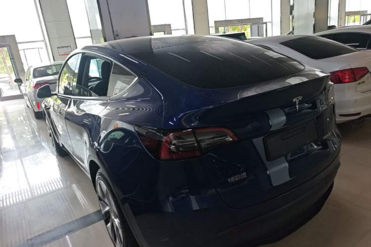 Tesla Model Y 2022 — 4