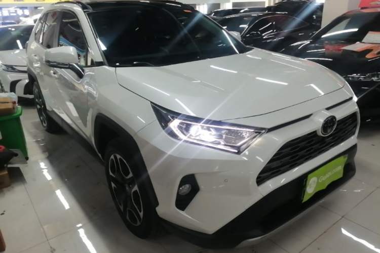 Toyota RAV4 2020 — 3