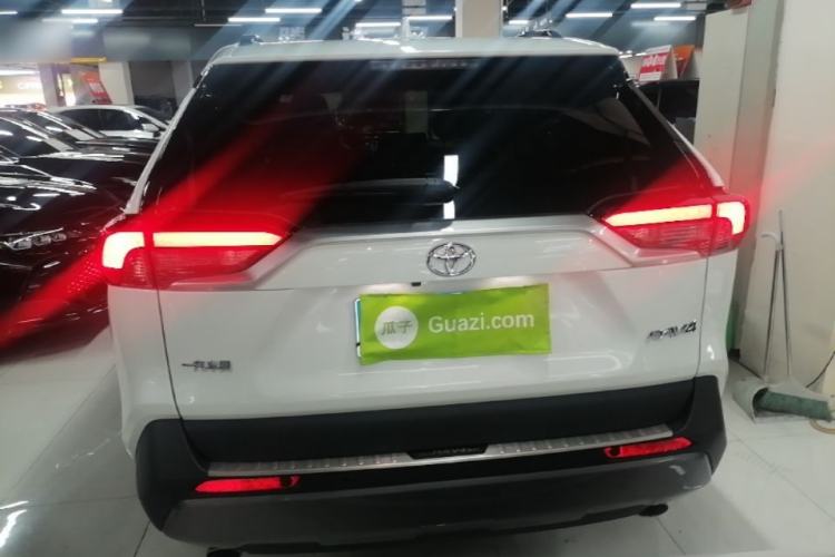 Toyota RAV4 2020 — 5