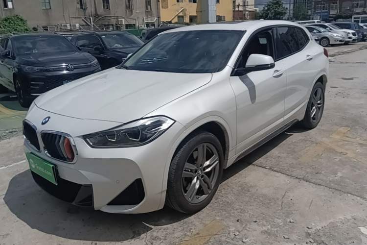 BMW X2 2021 — фото 1
