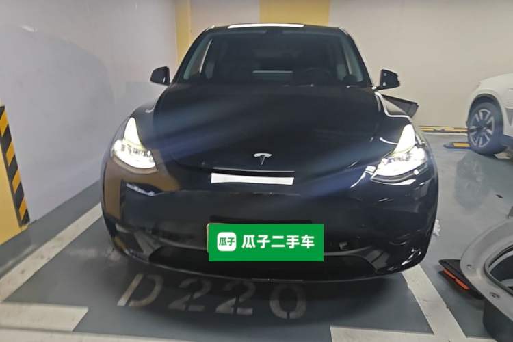 Tesla Model Y 2022 — 2