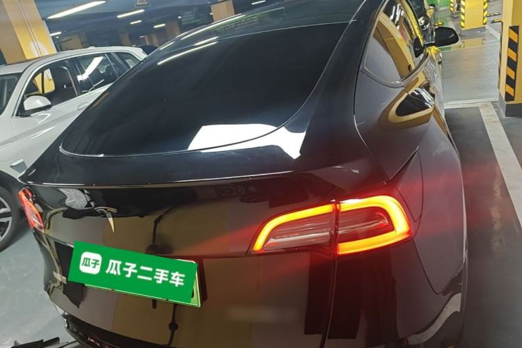 Tesla Model Y 2022 — 5