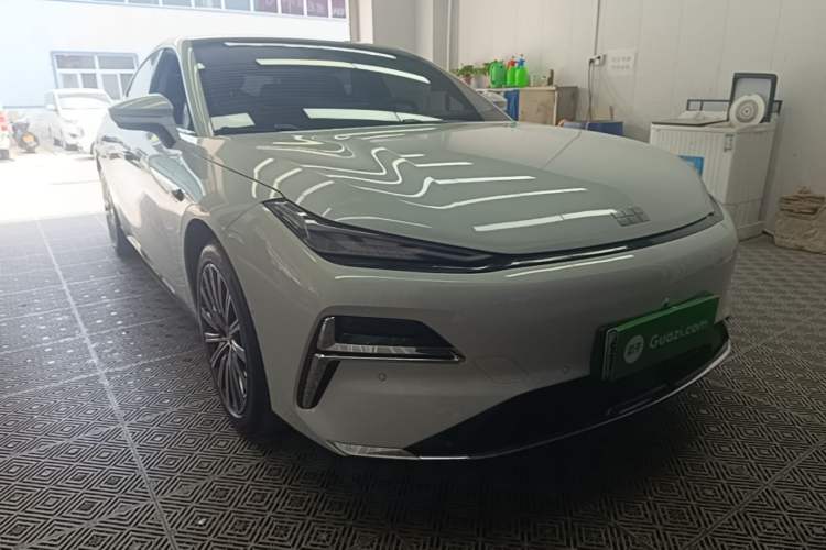 Geely Galaxy 8 2025 — 3