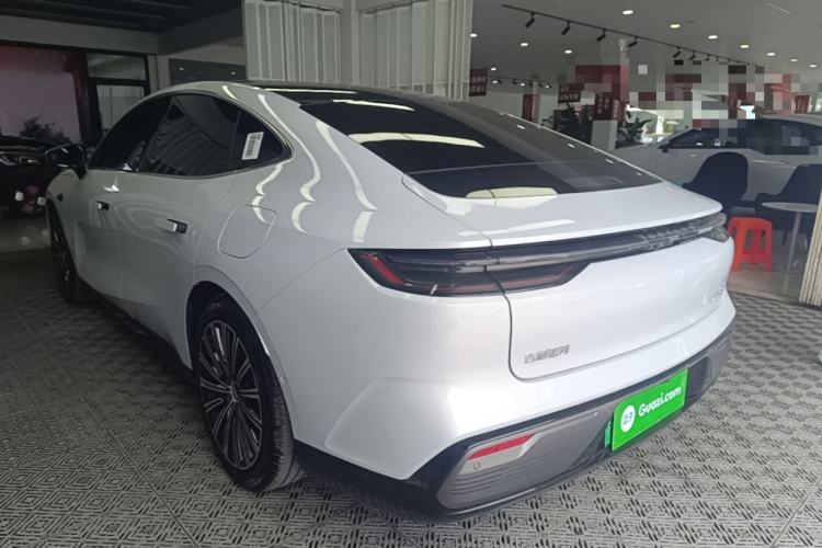 Geely Galaxy 8 2025 — 4
