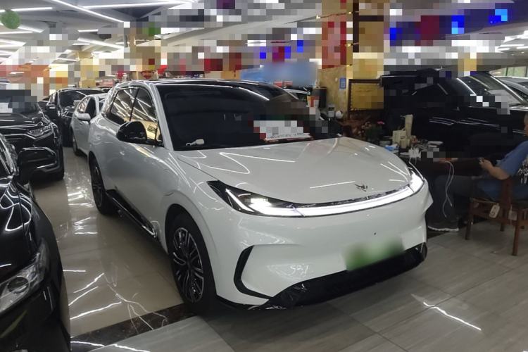 Arcfox T1 2025 — 3
