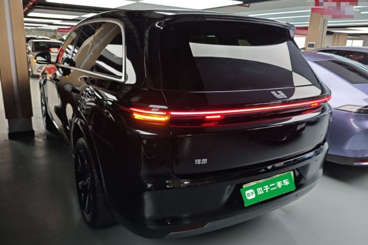 Li Auto L8 2023 — 4