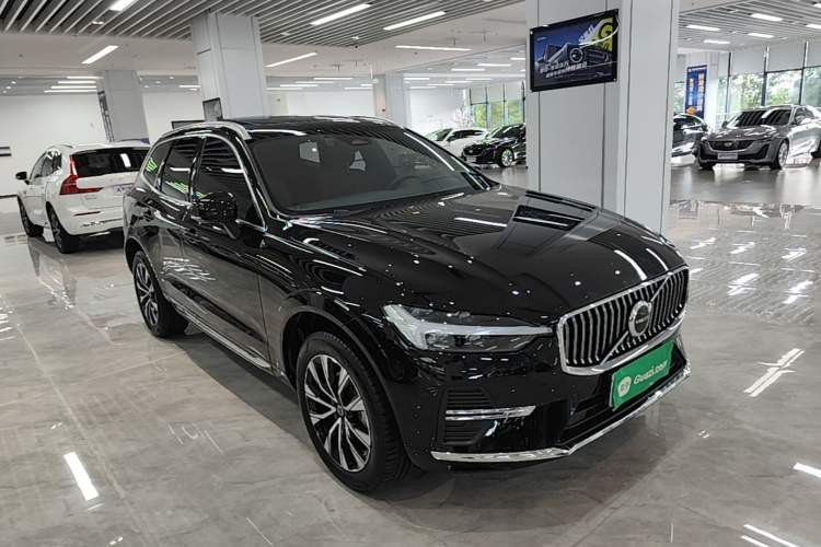 Volvo XC60 2025 — фото 3