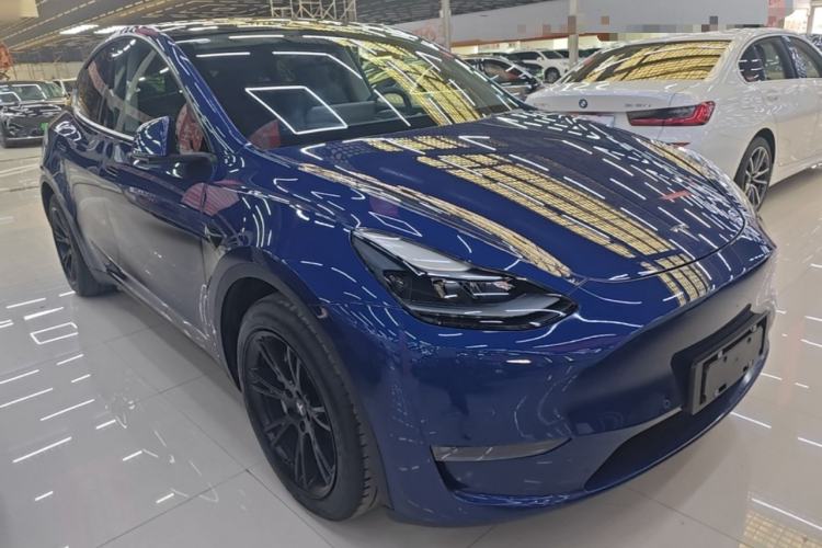 Tesla Model Y 2021 — 3
