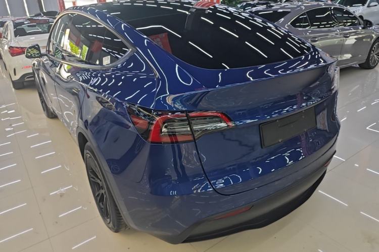 Tesla Model Y 2021 — 4