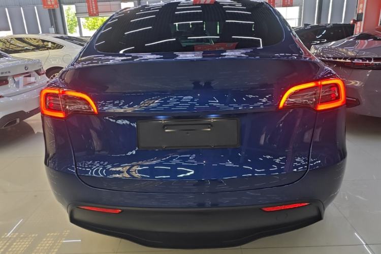 Tesla Model Y 2021 — 5