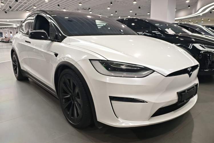 Tesla Model X 2023 — 3