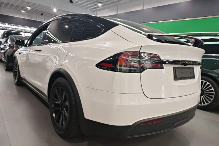 Tesla Model X 2023 — 4