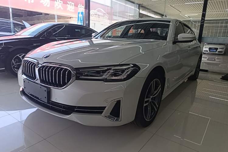 BMW 530Li 2022 — фото 1