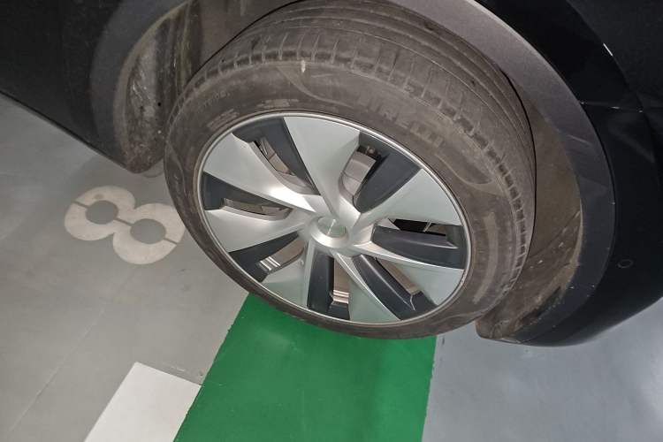 Tesla Model Y 2022 — 2