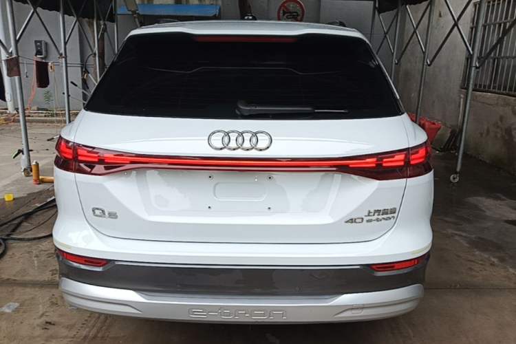 Audi Q5 e-tron 2022 — 5