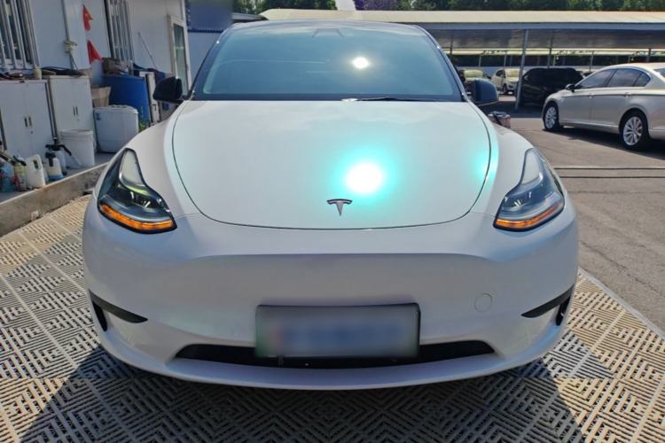 Tesla Model Y 2022 — 2