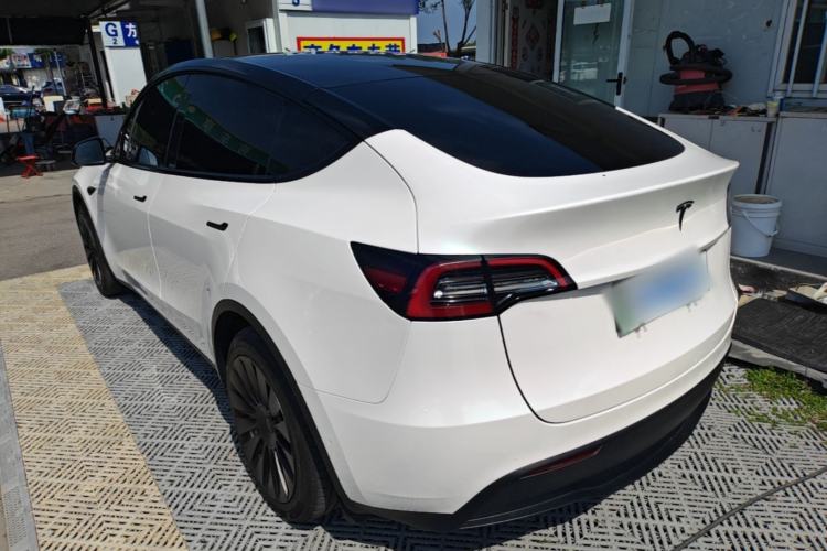 Tesla Model Y 2022 — 4