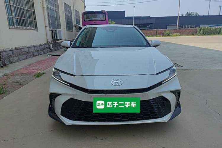 Toyota Camry 2026 — 2