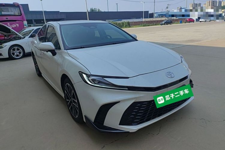 Toyota Camry 2026 — 3
