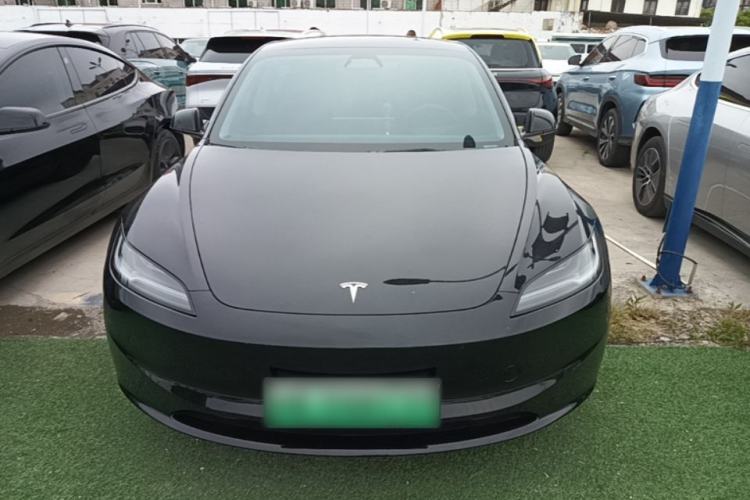 Tesla Model 3 2023 — 2