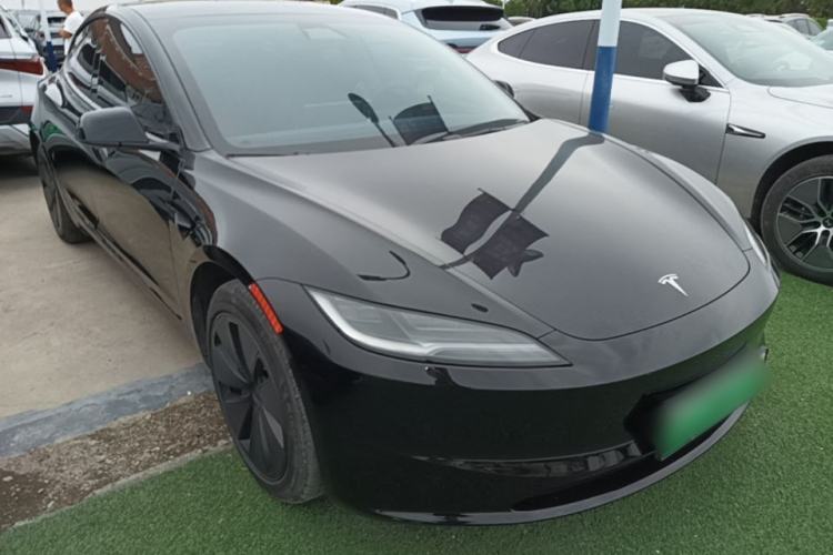 Tesla Model 3 2023 — 3
