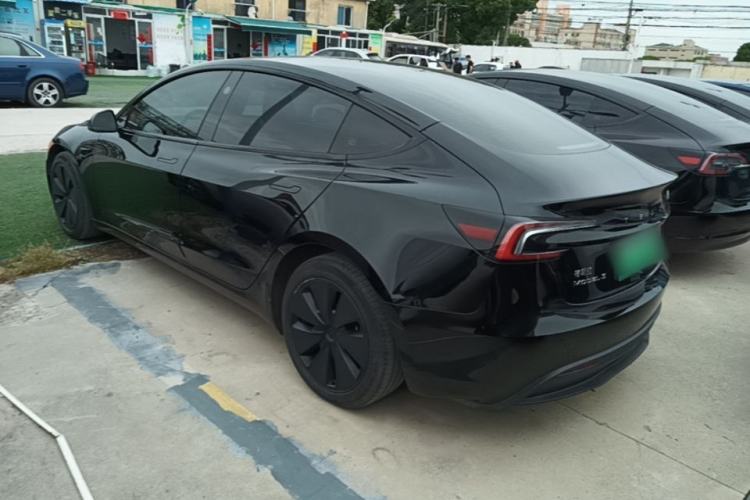 Tesla Model 3 2023 — 4