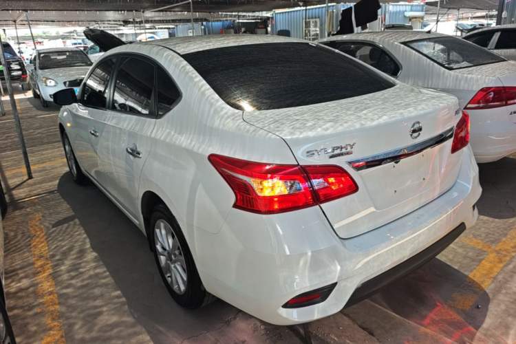Nissan Sentra 2022 — 4