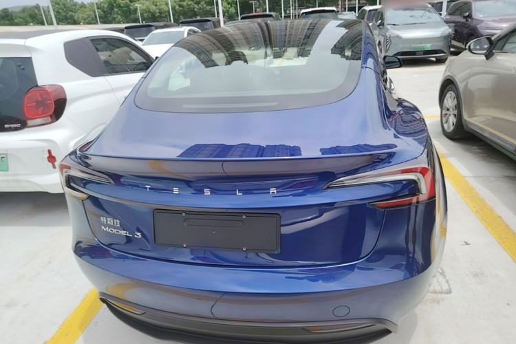 Tesla Model 3 2023 — 5