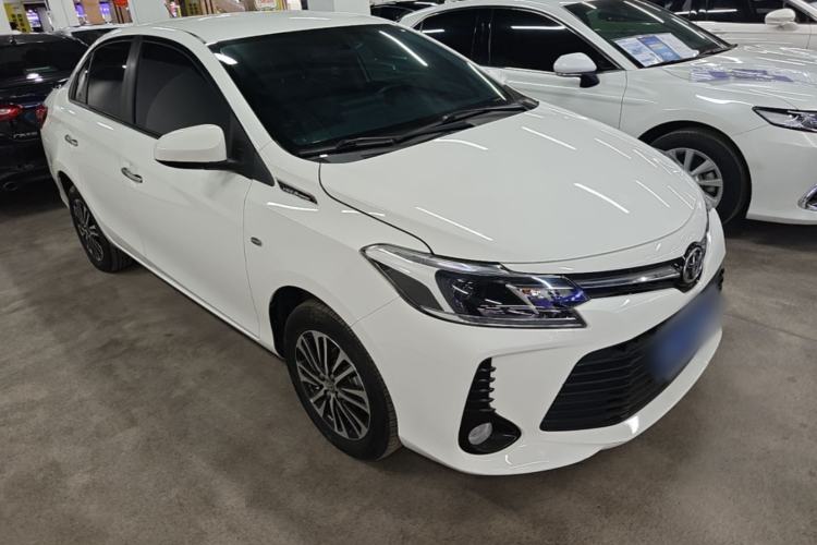 Toyota Yaris 2022 — фото 3