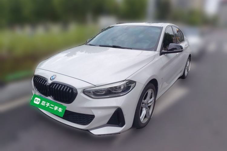 BMW 120i 2021 — фото 1