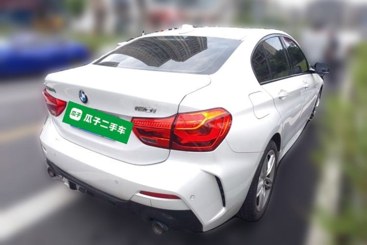 BMW 120i 2021 — фото 4