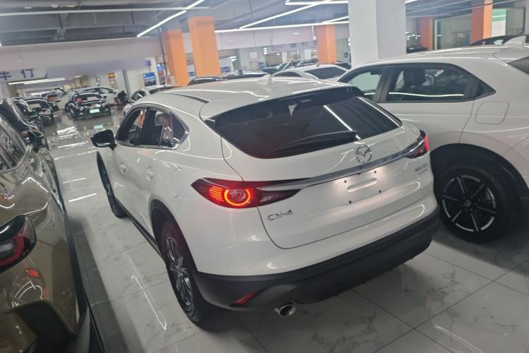 Mazda CX-4 2021 — 4