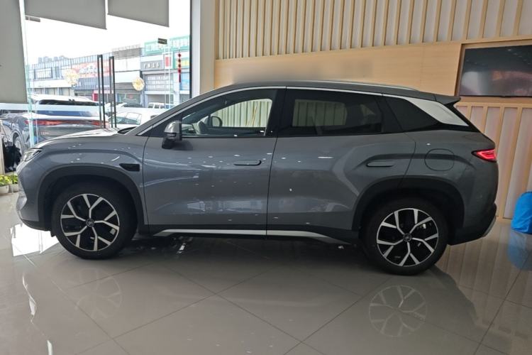 BYD Song L DM-i 2025 — 4