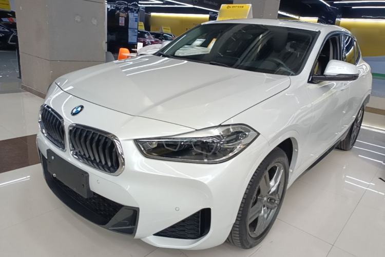 BMW X2 2021 — фото 1