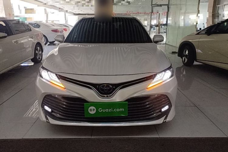 Toyota Camry 2019 — 2