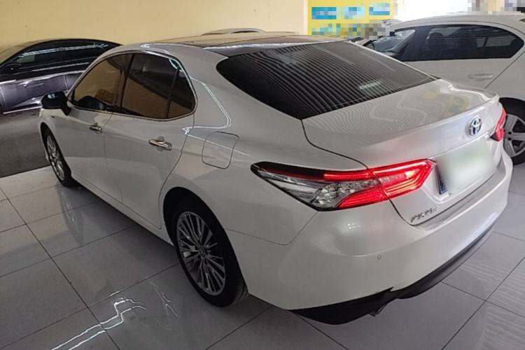 Toyota Camry 2019 — 4