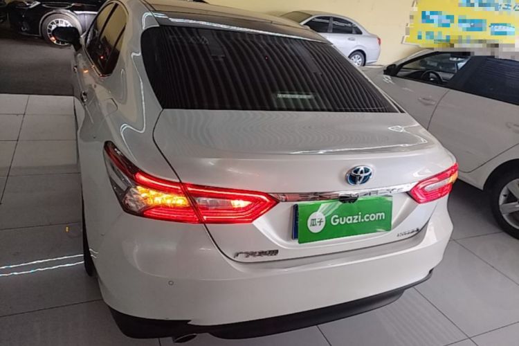 Toyota Camry 2019 — 5
